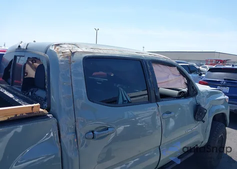 2022 Toyota Tacoma Trd Sport z USA, uszkodzony, nr VIN 3TYDZ5BNXNT015367